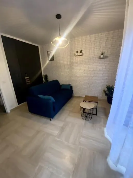 Grand Studio Dans Residence Avec Piscine Hyeres